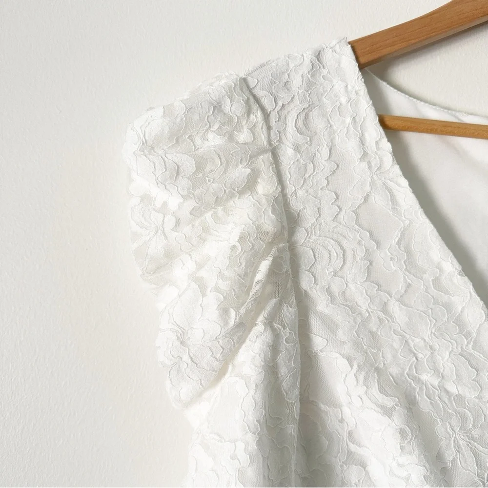 Lulu's Fashionable Find White Lace Long Sleeve Romper M NWT - Picture 6 of 11